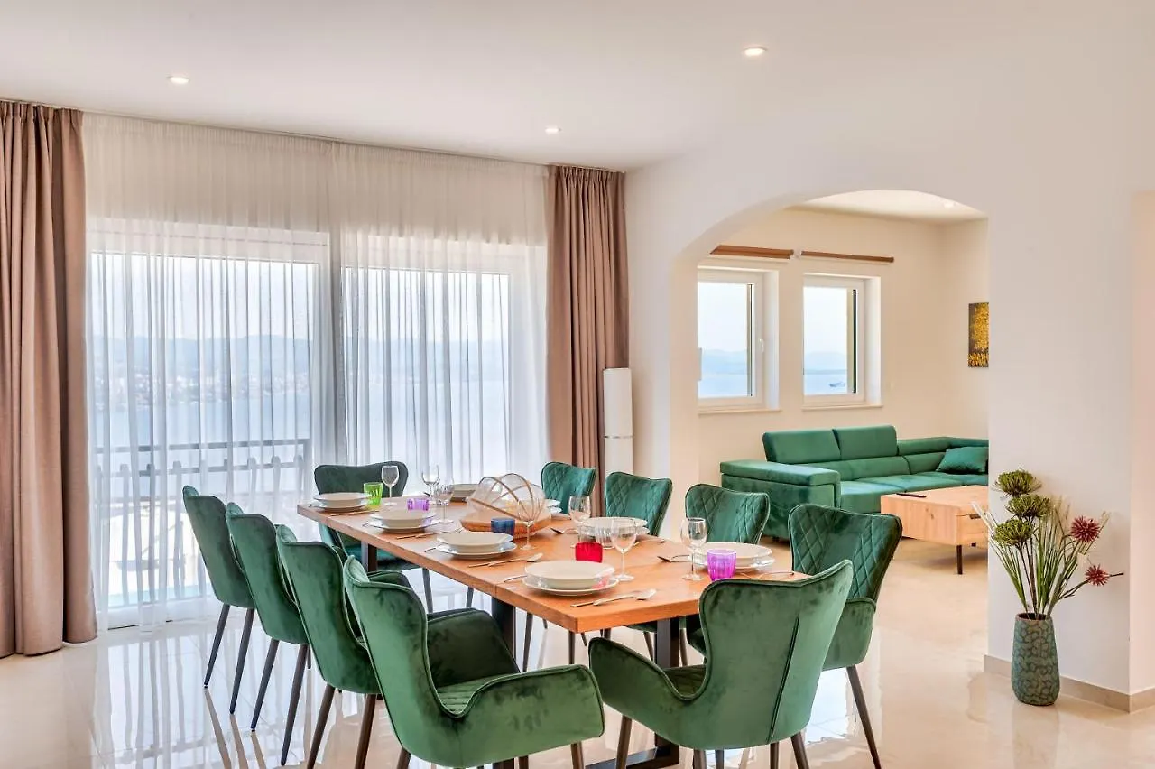 Villa Esarjo With Heated Pool And Sea View Veprinac