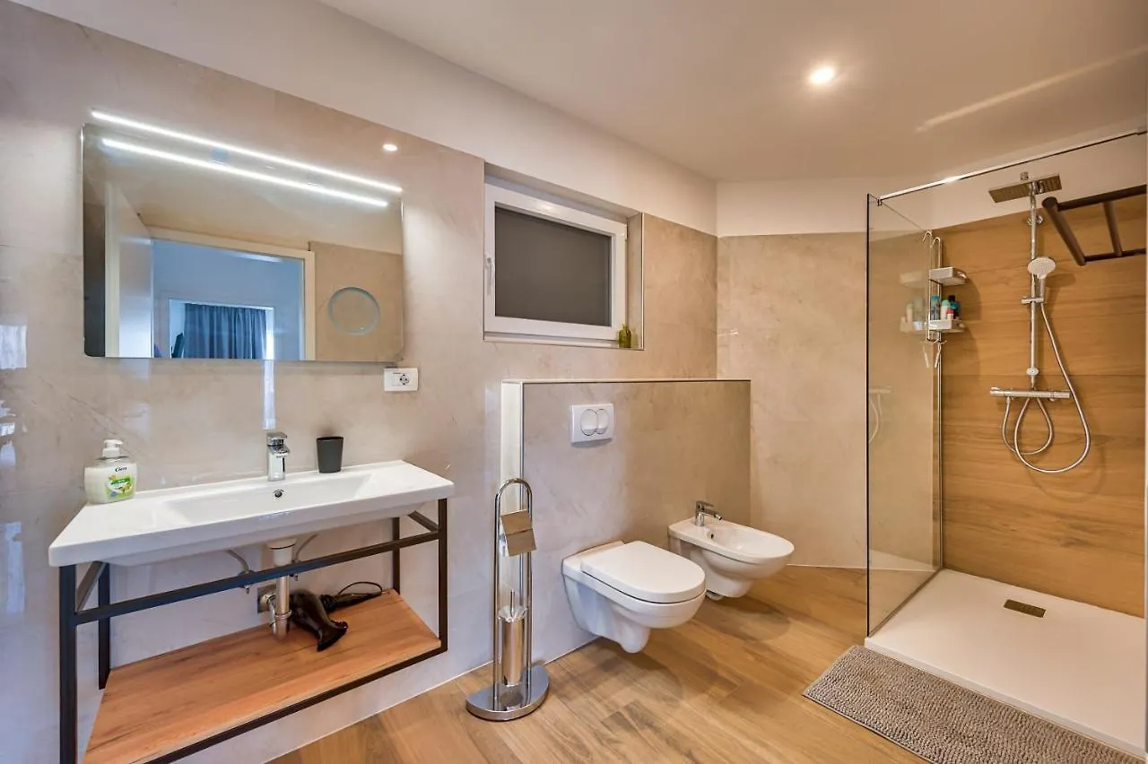 Villa Esarjo With Heated Pool And Sea View Veprinac 0*,